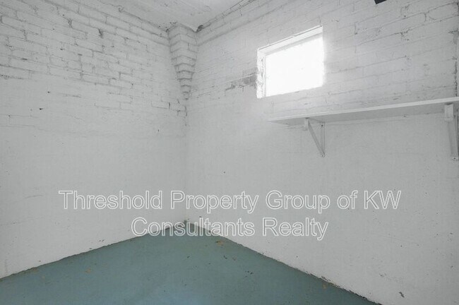 Building Photo - 1126 Northwest Blvd