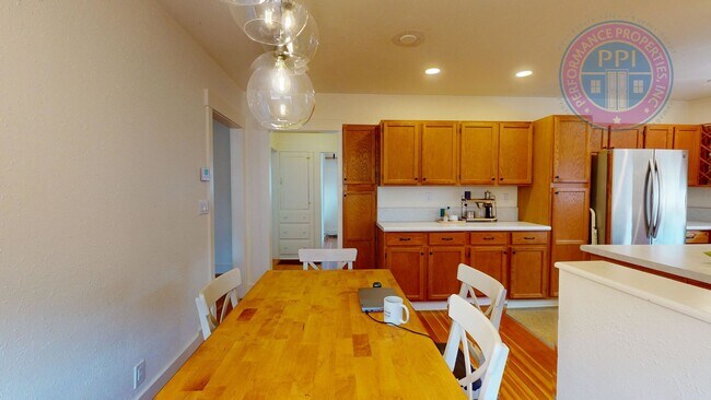 Building Photo - 2626 SE 64th Ave