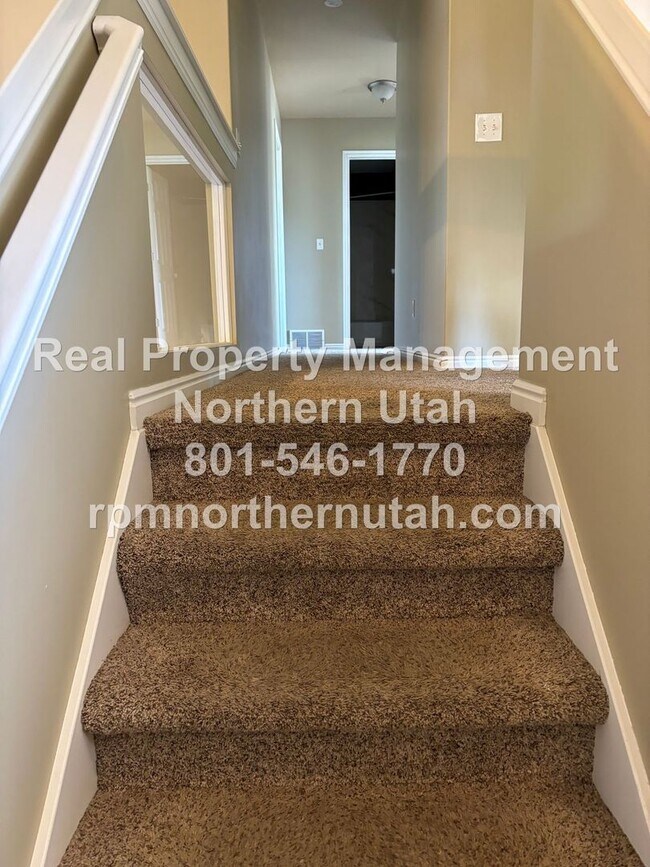 Building Photo - Stunning 4 Bedroom House in Layton Coming ...