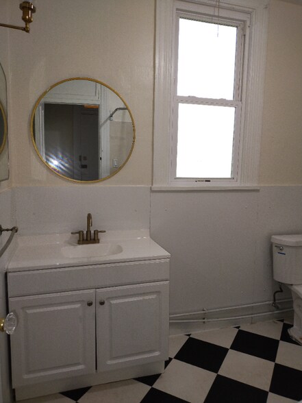 Building Photo - 3521 Clifton Ave