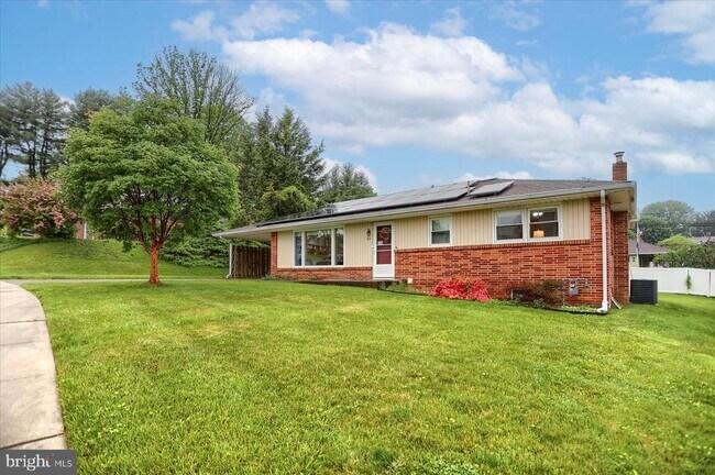 Building Photo - 83 Hillside Cir