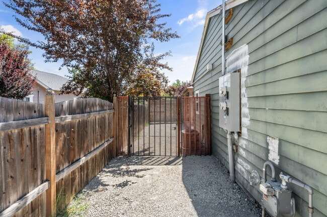 Building Photo - 510 Keene Dr