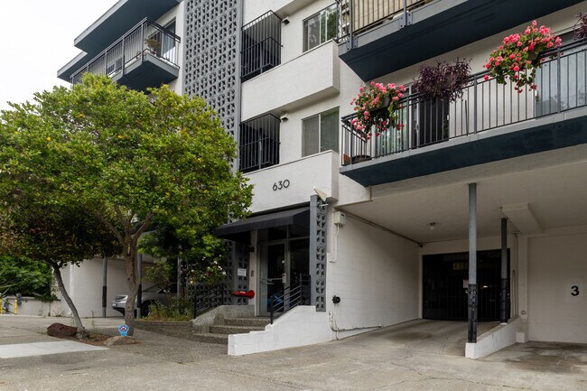Building Photo - 630 Mariposa