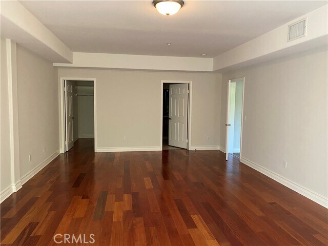 Building Photo - 107 N Swall Dr