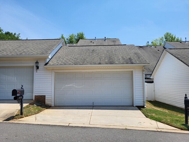 Building Photo - 19245 Lake Norman Cove Dr