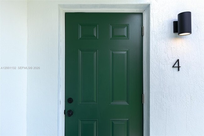 Building Photo - 6125 SW 40th Ct