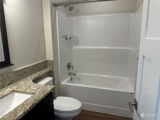 Building Photo - 3155 Sanderling Dr
