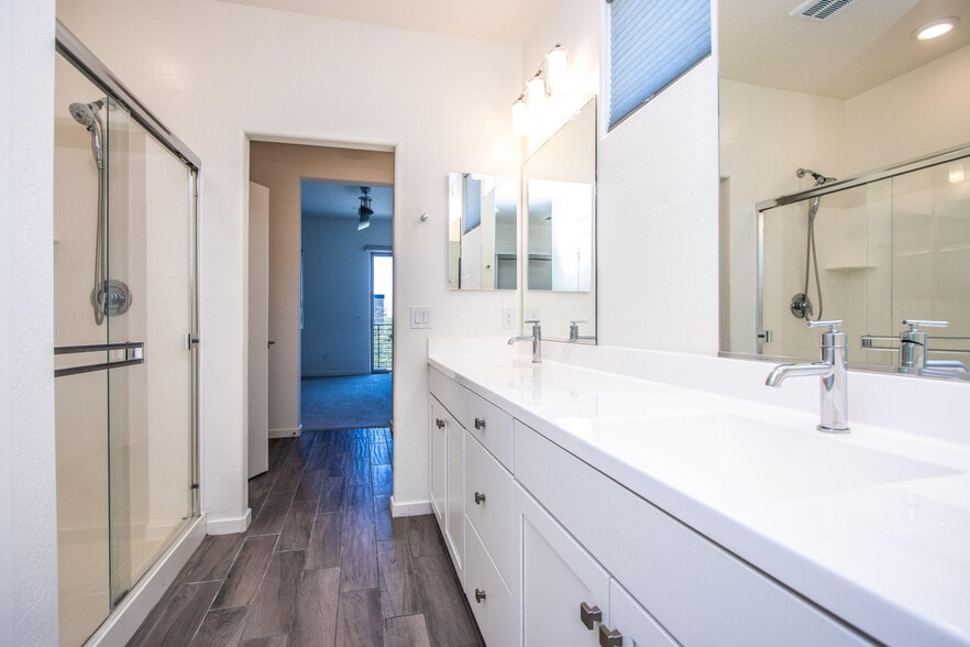 3rd Floor, Master Bathroom - 300 N Gila Springs Blvd