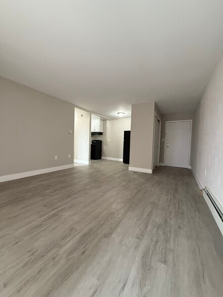 Primary Photo - Tailwind 1