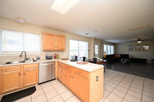 Building Photo - 12122 Lucky Meadow Dr