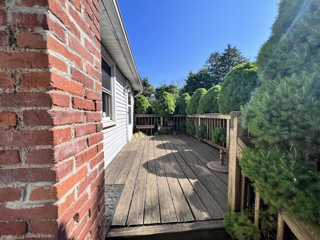 Building Photo - 2 br, 1 bath House - 24 Coolidge Street B