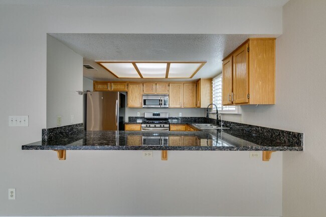 Building Photo - Beautiful Summerlin Home – 3 Bed, 2.5 Bath...