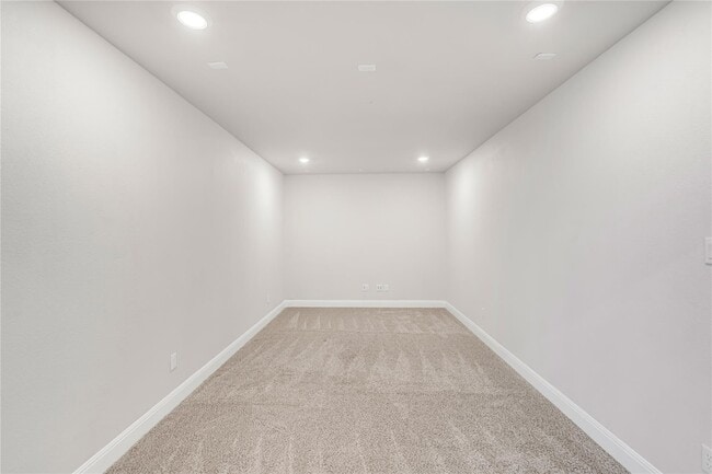 Building Photo - 5300 Cipriano Dr