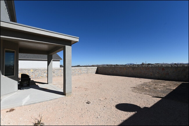 Building Photo - 4628 Marisabel Azcarate St