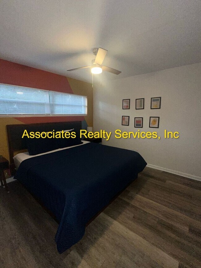 Building Photo - 3 Bed/2 Bath Spacious Home in Mason Manor! Screened Porch and Fenced Backyard!!!