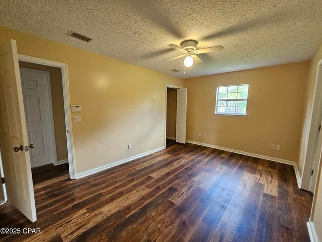 Building Photo - 609 Virginia Ave
