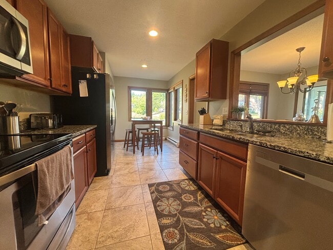 Building Photo - 14 Songbird Ln