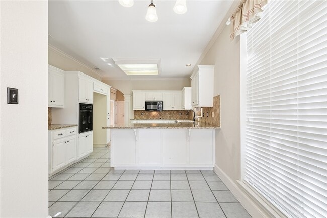 Building Photo - 5518 Australia Ct