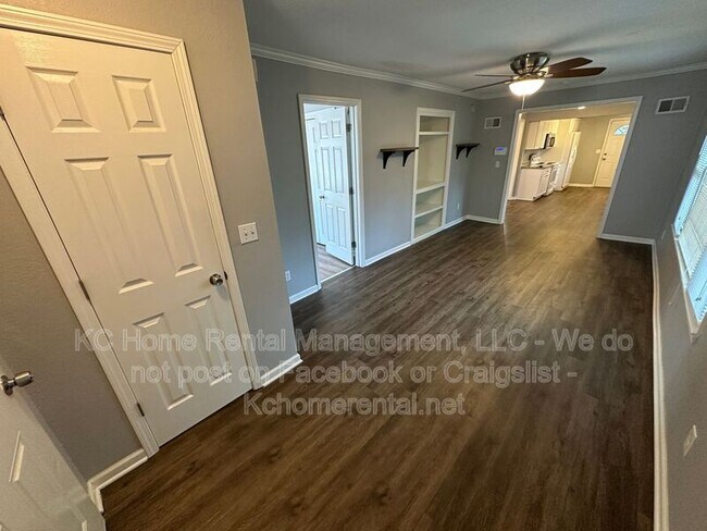 Building Photo - 4045 S Minnie St