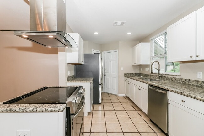 Building Photo - 2631 Dawn Star Dr