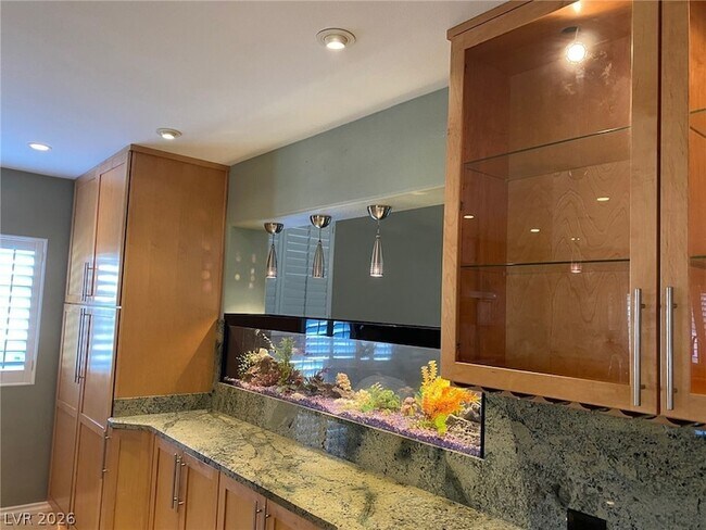 Building Photo - 2817 Via Avanti St