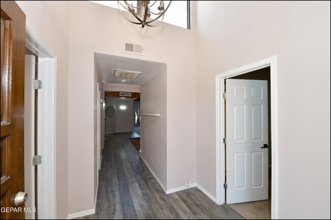 Building Photo - 3212 Canyon Point Ln