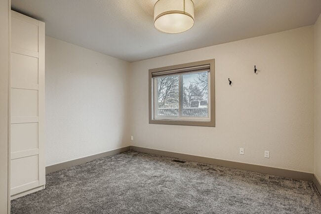 Building Photo - 13149 W Ohio Ave