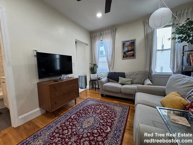 Building Photo - 49 Cameron St