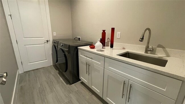 Building Photo - 318 Radford Ave