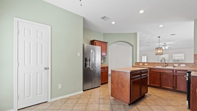 Building Photo - 22848 Lantern Hills Dr