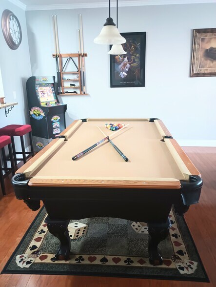 Building Photo - 436 Williamson St SE