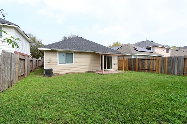 Building Photo - 4823 Canyon Blanco Dr