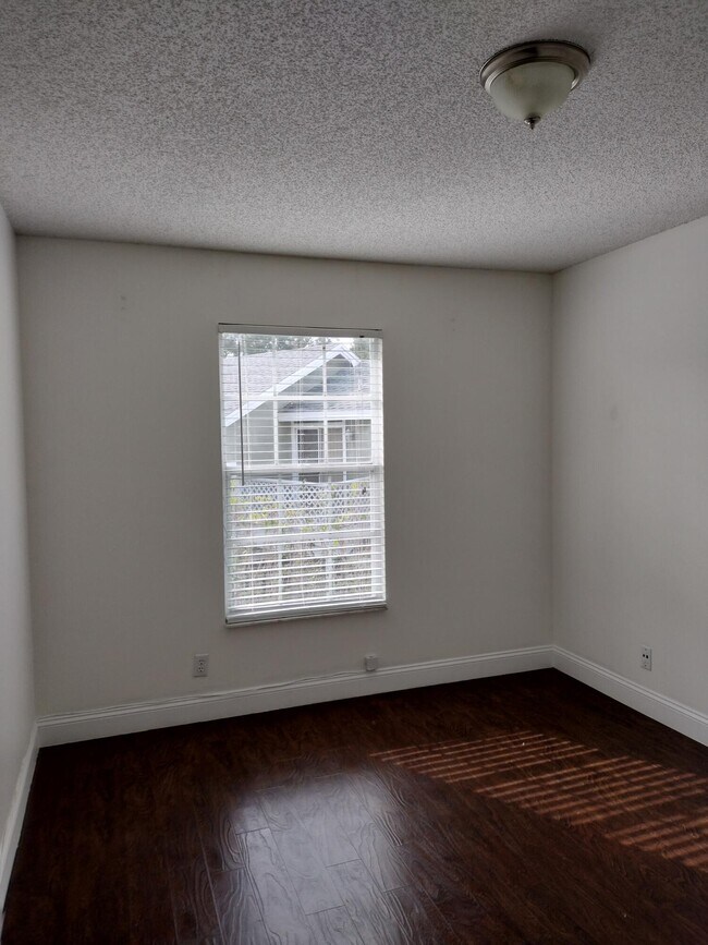Building Photo - 5471 Grand Park Pl