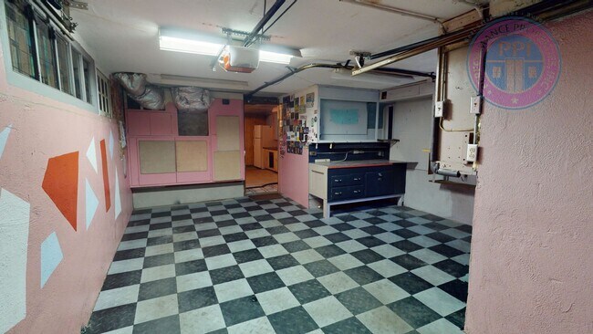 Building Photo - 2031 N Killingsworth St