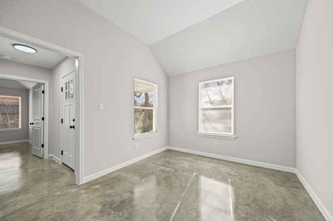 Building Photo - 1150 Melrose St