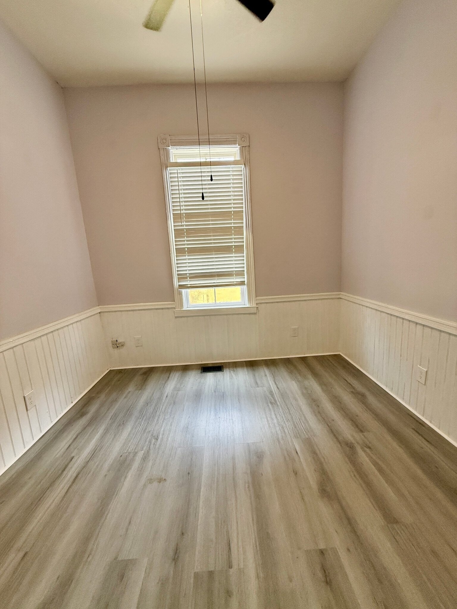 Building Photo - 320 W Hall St