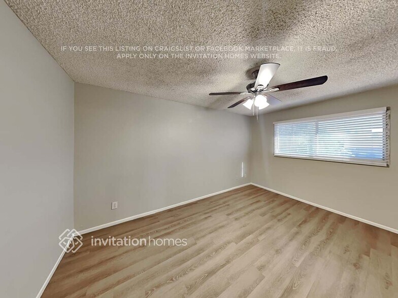 Building Photo - 4033 W San Juan Ave
