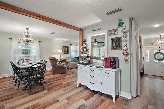 Building Photo - BEAUTIFUL 4BED 2BATH HOME WITH DETACHED OF...