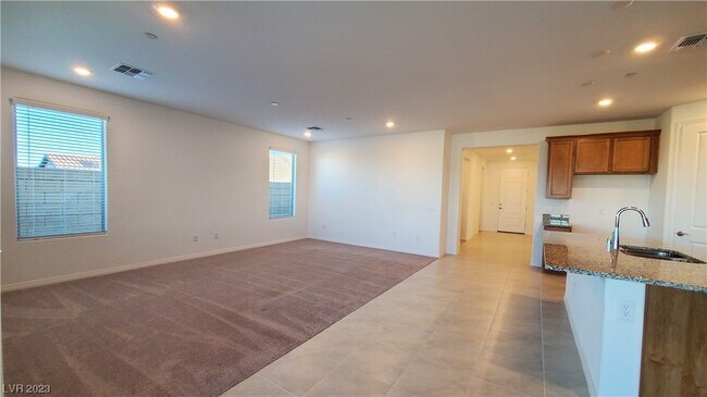 Building Photo - 6 Sun Mirage Ave