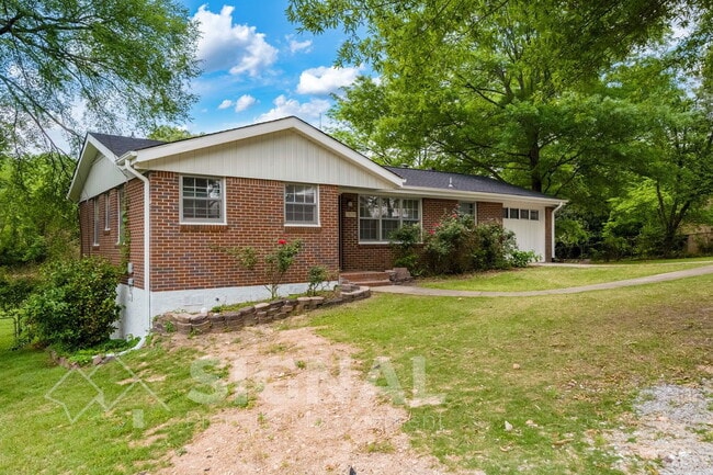 Building Photo - 1288 Hiawatha Dr NE