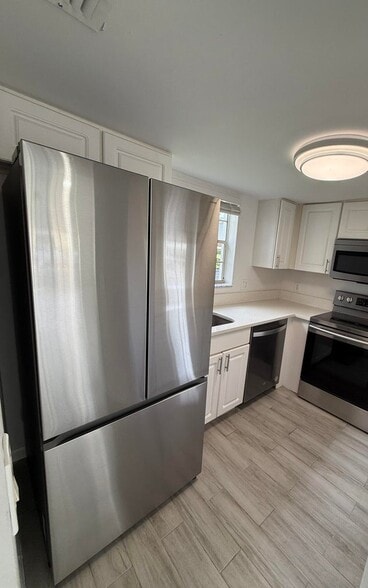 Building Photo - 6307 La Costa Dr