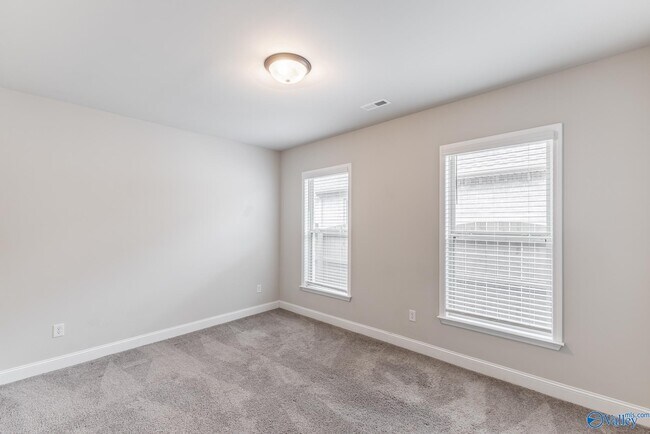 Building Photo - 122 Princewater Dr