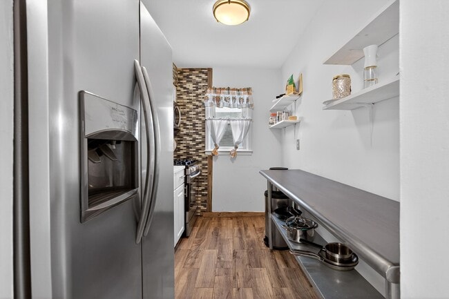 Building Photo - 16 Crossgate Rd