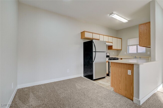 Building Photo - 5751 E Hacienda Ave