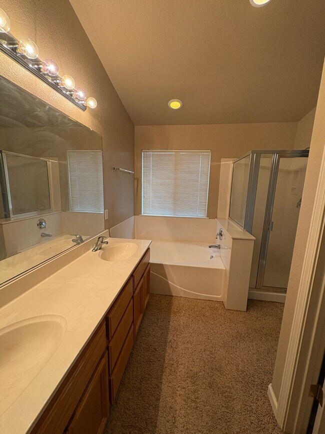 Building Photo - 148 Mike Gartrell Cir