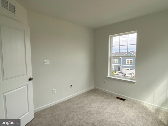 Building Photo - 415 Aragon Dr