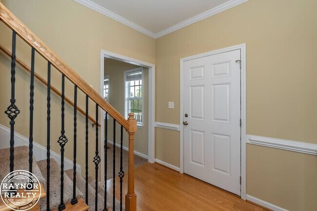 Building Photo - 335 Moonlight Dr
