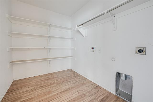 Building Photo - 2100 Pine Knoll Way