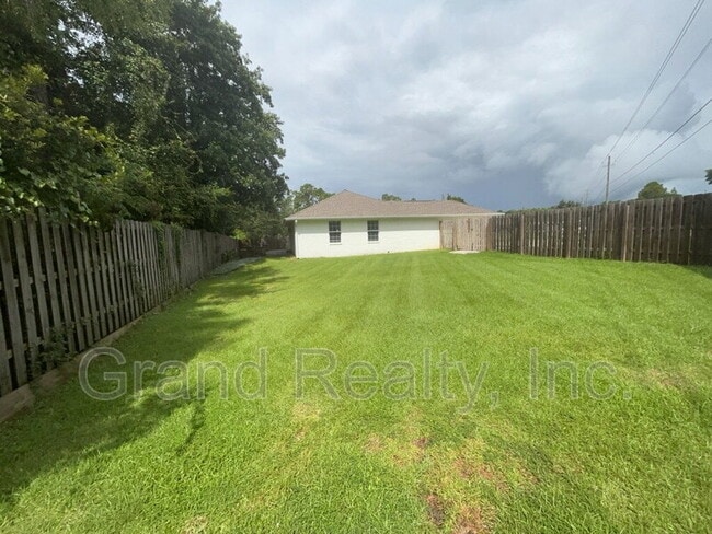 Building Photo - 3321 Meghans Way