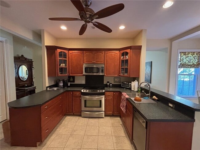 Building Photo - 8 Cottage St